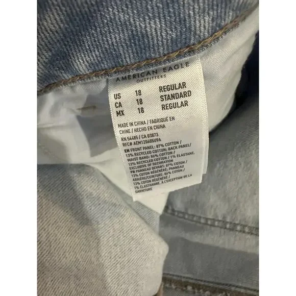 American Eagle AE Strigid Mom Jean Light Wash Blue Denim Women's Plus Size 18 - Picture 6 of 11
